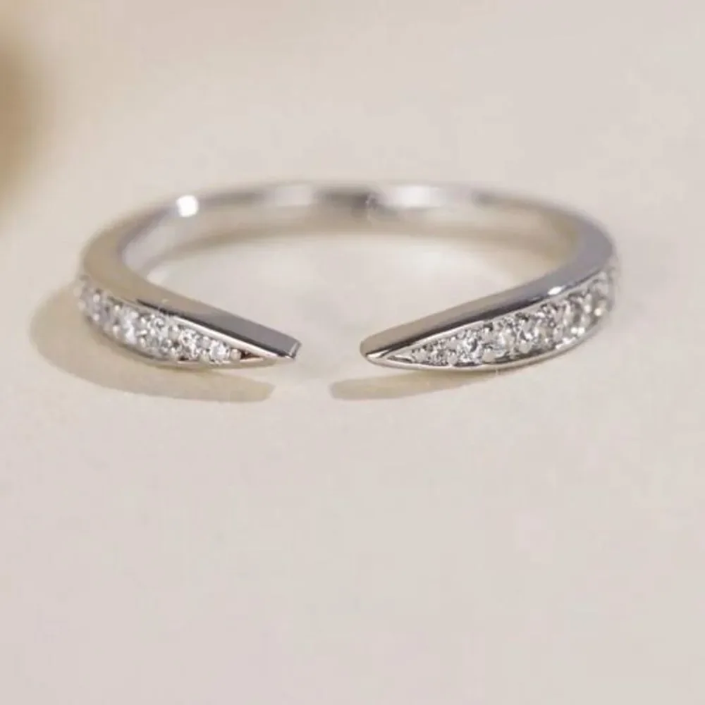 Elegant Silver Open Ring R46